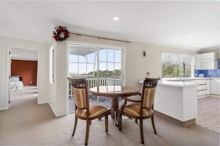 Photo of property in 11 Homewood Place, Chatswood, Auckland, 0626