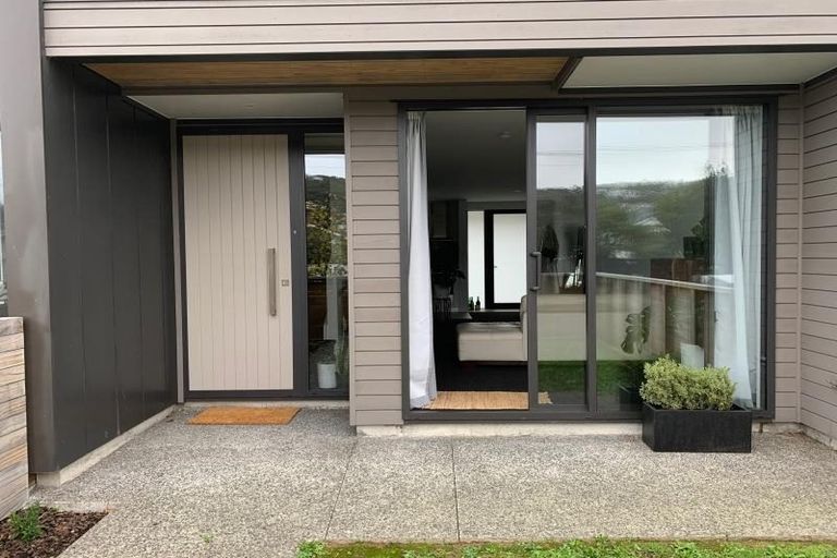 Photo of property in 3/74 Derwent Street, Island Bay, Wellington, 6023