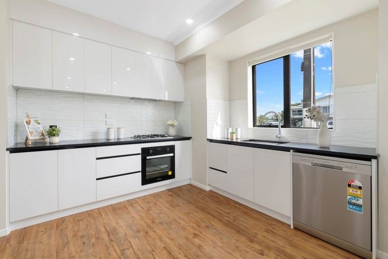 Photo of property in 69 Clevedon Road, Papakura, 2110