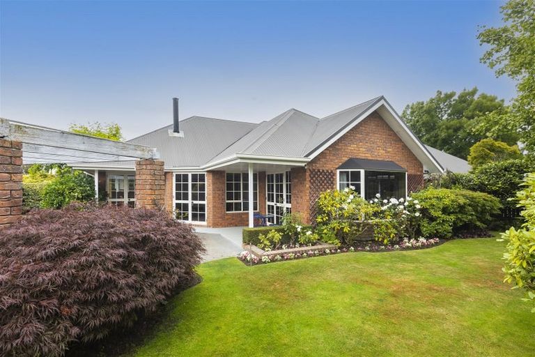 Photo of property in 10 Tavistock Place, Russley, Christchurch, 8042