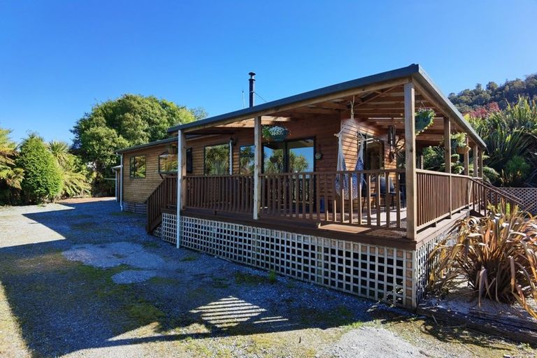 Photo of property in 226 Woodstock-rimu Road, Ruatapu, Hokitika, 7883