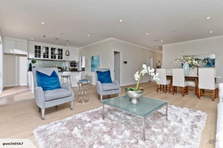 Photo of property in 30 Para Close, Fairview Heights, Auckland, 0632