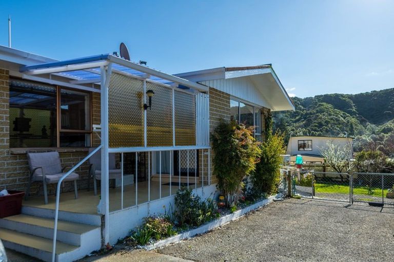 Photo of property in 131b Waikawa Road, Picton, 7220