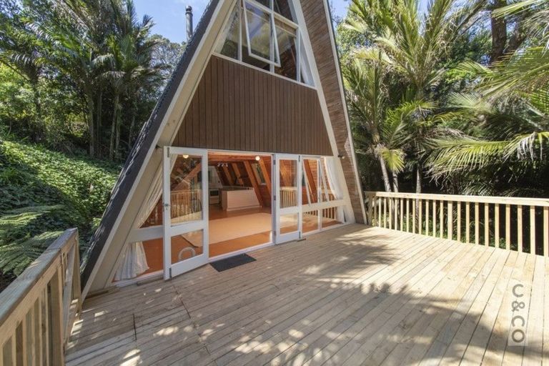 Photo of property in 123 Motutara Road, Muriwai, Waimauku, 0881