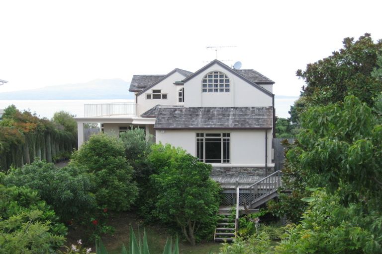 Photo of property in 7 Beach Road, Castor Bay, Auckland, 0620