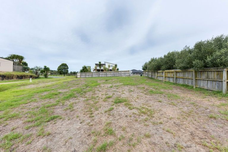 Photo of property in 15 Ocean View Rise, Ruakaka, 0116