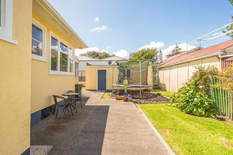 Photo of property in 1 Plunket Street, Durie Hill, Whanganui, 4500