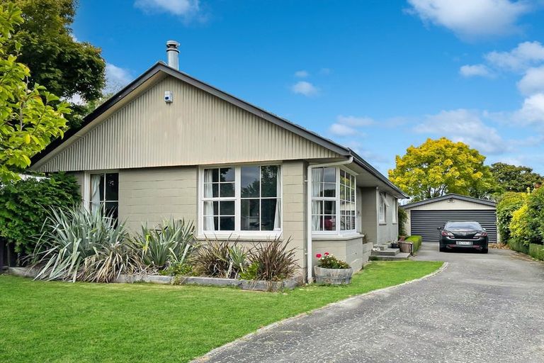 Photo of property in 64 Norrie Street, Redwood, Christchurch, 8051