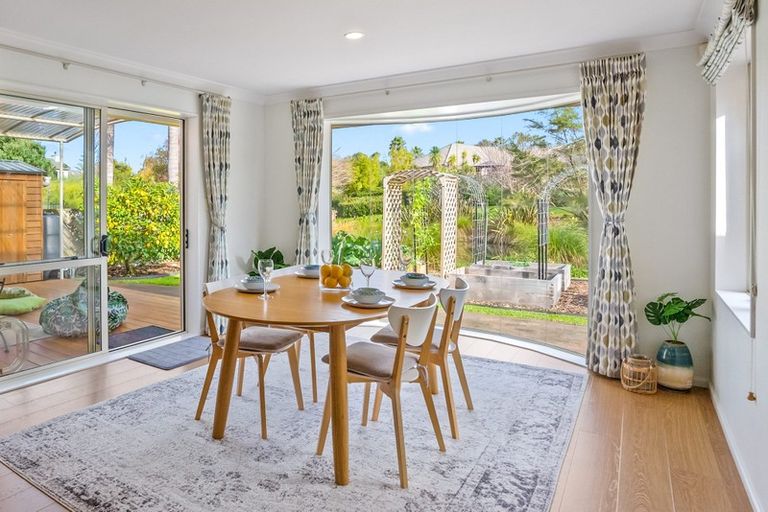 Photo of property in 16 Semillon Avenue, Henderson, Auckland, 0612