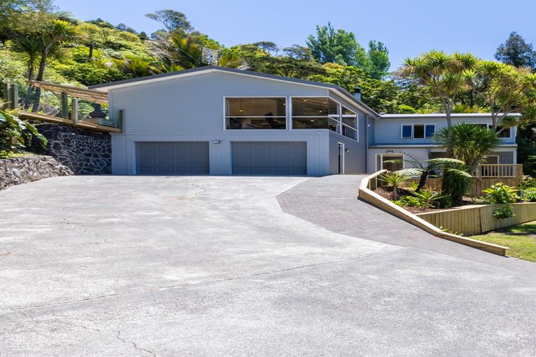 Photo of property in 2a Warner Park Avenue, Laingholm, Auckland, 0604