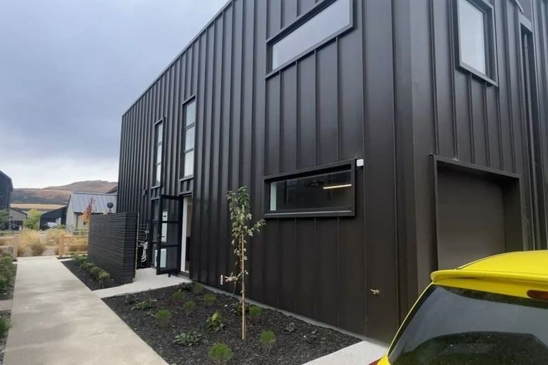 Photo of property in 17 Ryan Loop, Jacks Point, 9371