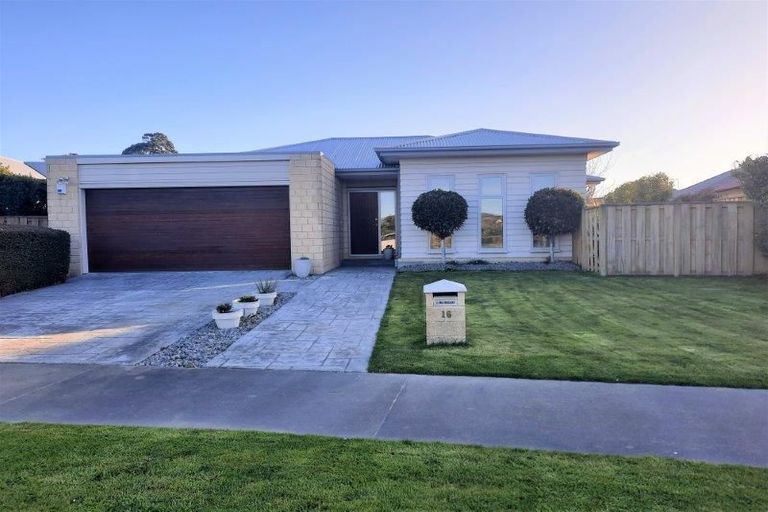 Photo of property in 16 Wagner Crescent, Northwood, Christchurch, 8051