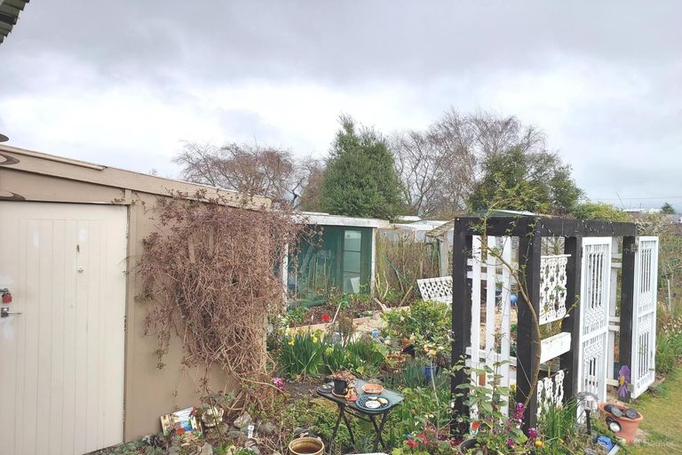 Photo of property in 8 Moorhouse Street, Waimate, 7924