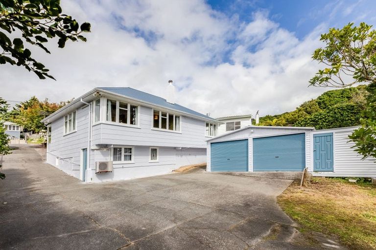 Photo of property in 8 Ngahue Crescent, Elsdon, Porirua, 5022