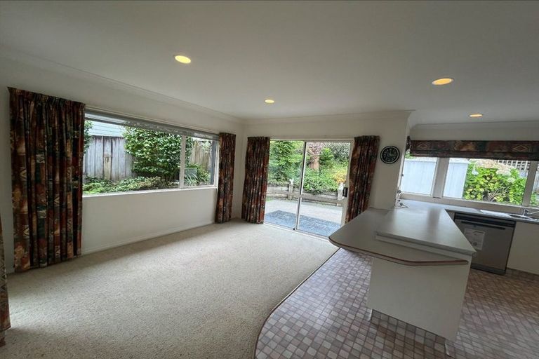 Photo of property in 43a Winara Avenue, Waikanae, 5036