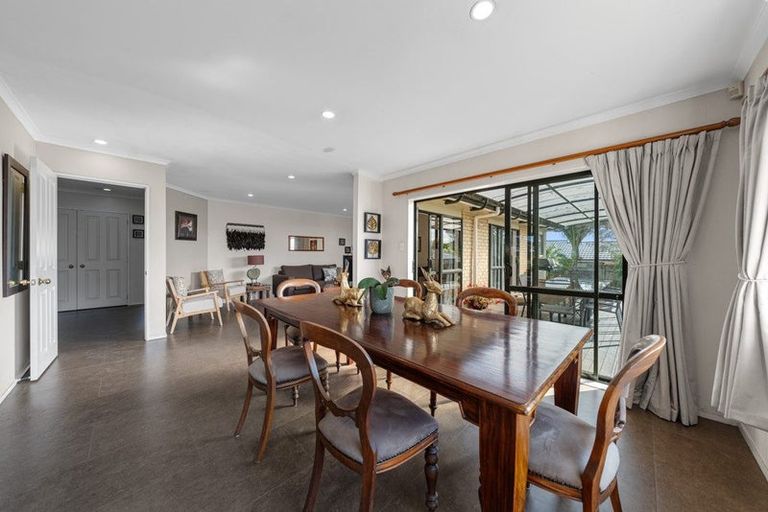 Photo of property in 33 Ruze Vida Drive, Massey, Auckland, 0614