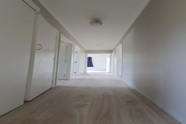 Photo of property in 98 Botany Road, Botany Downs, Auckland, 2010