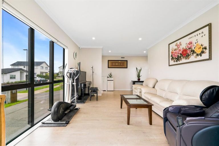 Photo of property in 38 Resolution Drive, Gulf Harbour, Whangaparaoa, 0930
