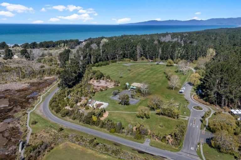 Photo of property in 29 Hemingway Place, Spencerville, Christchurch, 8083