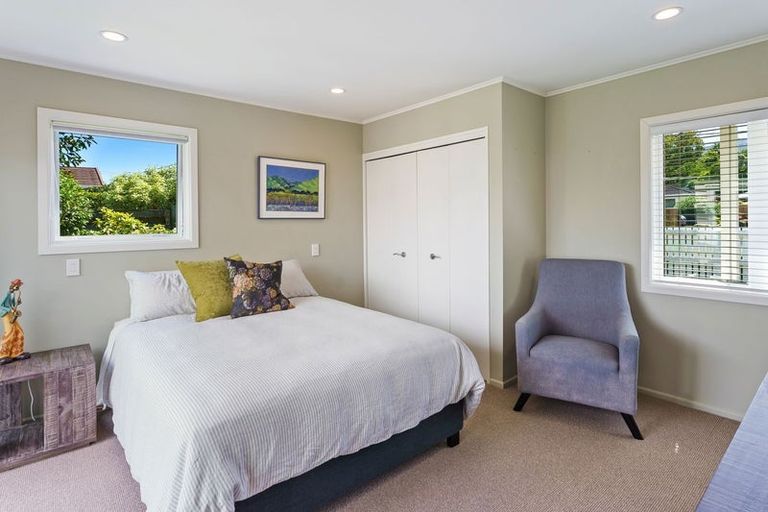 Photo of property in 16 Sunny Glen, Waikanae, 5036