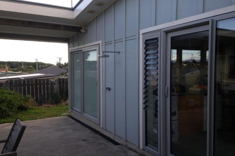 Photo of property in 60 Rua Avenue, Waitarere Beach, Levin, 5510