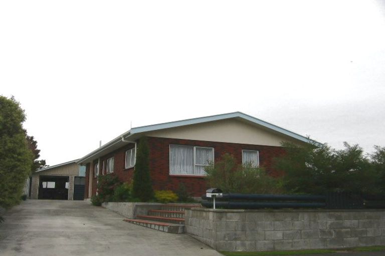 Photo of property in 16 Waltham Court, Cloverlea, Palmerston North, 4412