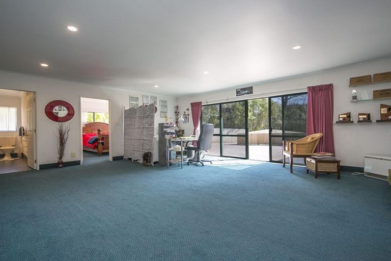 Photo of property in 20 Wautaiti Drive, Riverhead, 0820