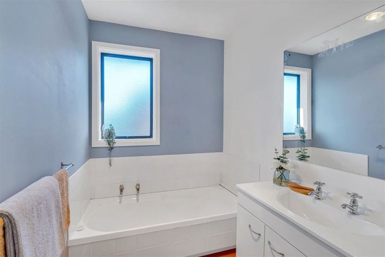 Photo of property in 16 Dunedin Street, Redwood, Christchurch, 8051