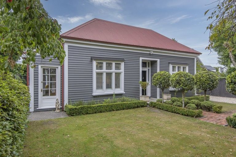 Photo of property in 290 Papanui Road, Merivale, Christchurch, 8052