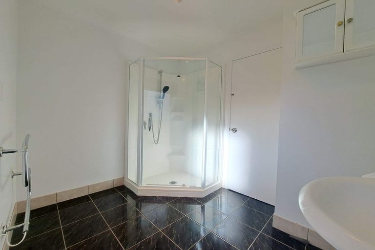 Photo of property in 146 Lynn Road, Bayview, Auckland, 0629