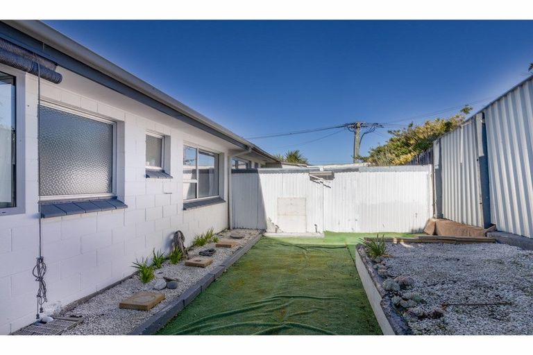Photo of property in 2/8 Lonsdale Street, New Brighton, Christchurch, 8083