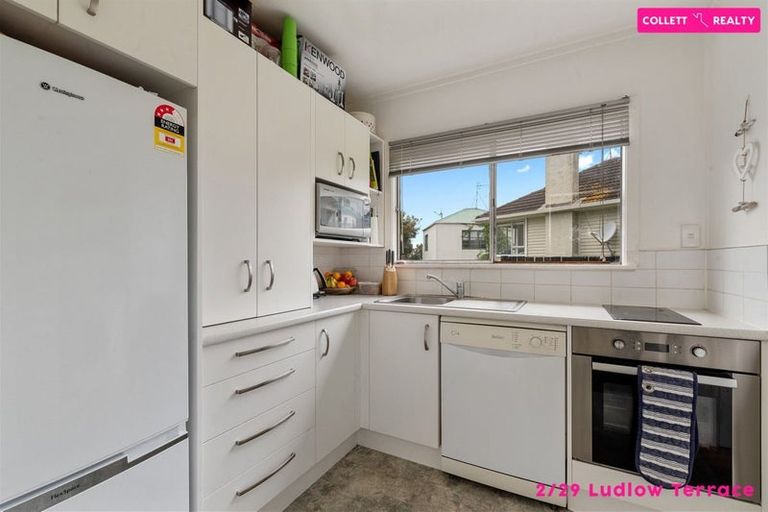Photo of property in 2/29 Ludlow Terrace, Totara Vale, Auckland, 0627
