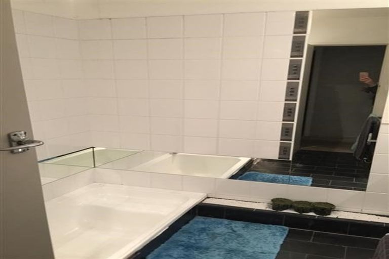 Photo of property in 22 Shanaway Rise, Hillcrest, Auckland, 0627