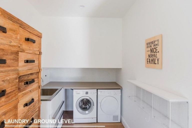 Photo of property in 31 Brick Bay Drive, Sandspit, Warkworth, 0982