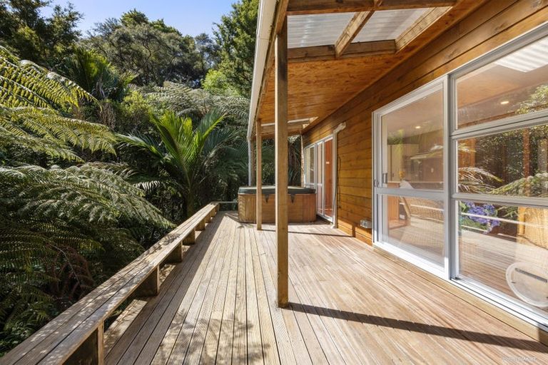 Photo of property in 37 Clinton Road, Tawharanui Peninsula, Warkworth, 0986