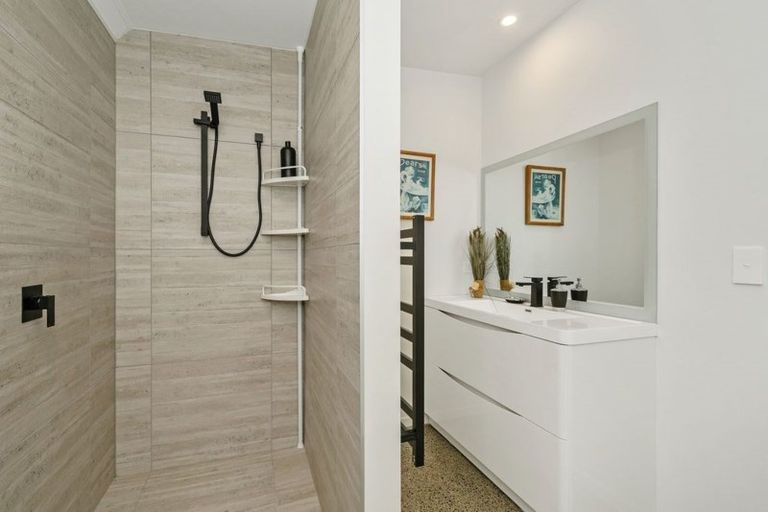 Photo of property in 1 Bellbird Place, Rolleston, 7614