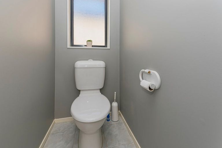 Photo of property in 12 Reybert Place, Massey, Auckland, 0614