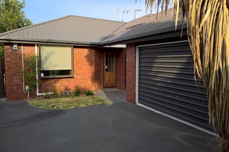 Photo of property in 2/40 Windermere Road, Papanui, Christchurch, 8053