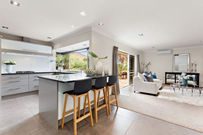 Photo of property in 7 Yarlside Place, Northpark, Auckland, 2013