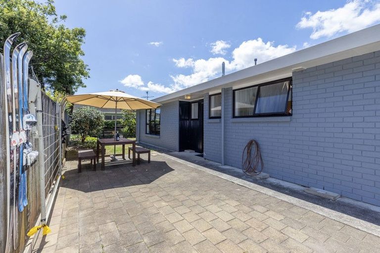 Photo of property in 2 Kanawa Street, Waikanae, 5036