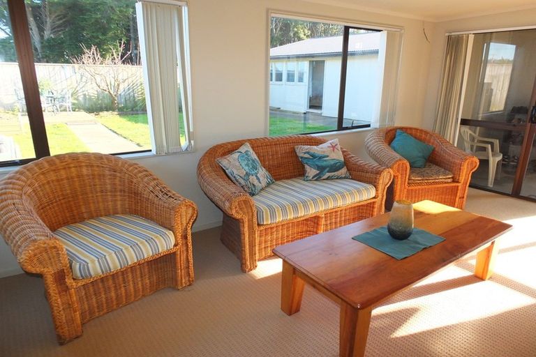 Photo of property in 60 Nash Parade, Foxton Beach, Foxton, 4815