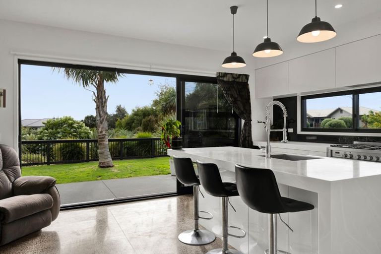 Photo of property in 23 Links Drive, Waiwhakaiho, New Plymouth, 4312
