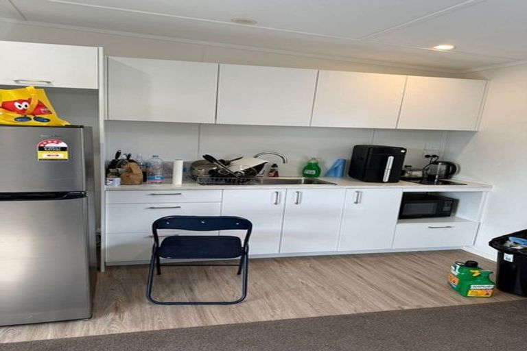 Photo of property in 81 De Lautour Road, Inner Kaiti, Gisborne, 4010