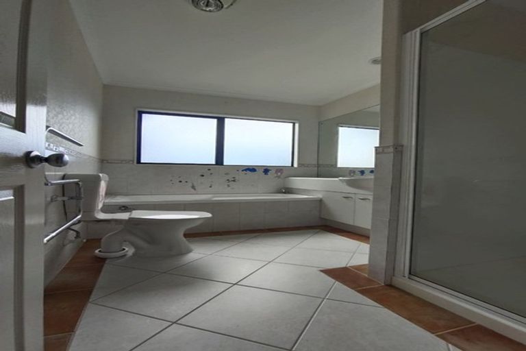 Photo of property in 6 Belsera Court, Northpark, Auckland, 2013