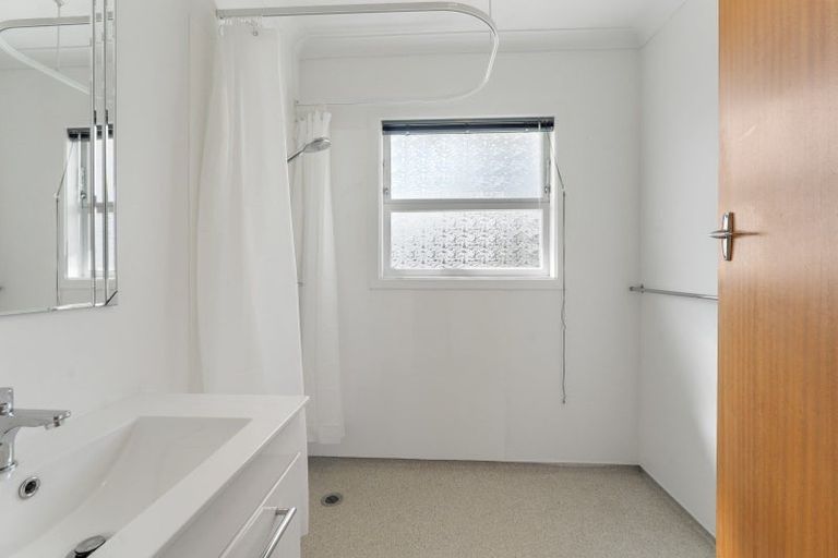 Photo of property in 55 Karaka Crescent, Levin, 5510