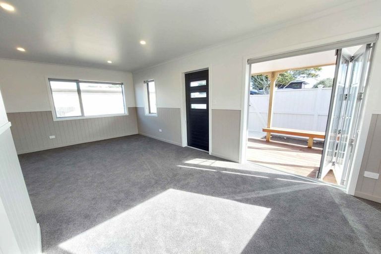 Photo of property in 41 Whiteley Street, Moturoa, New Plymouth, 4310