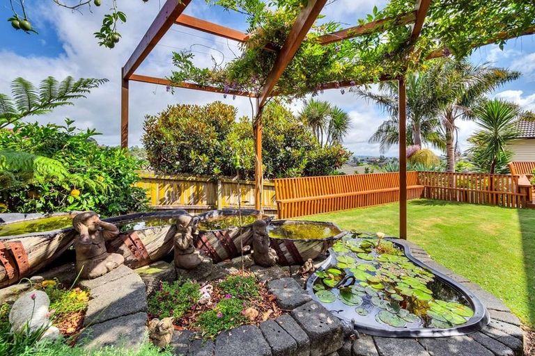 Photo of property in 15 Leafield Crescent, Henderson, Auckland, 0612