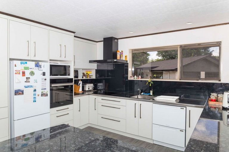 Photo of property in 10 Smith Street, Dannevirke, 4930