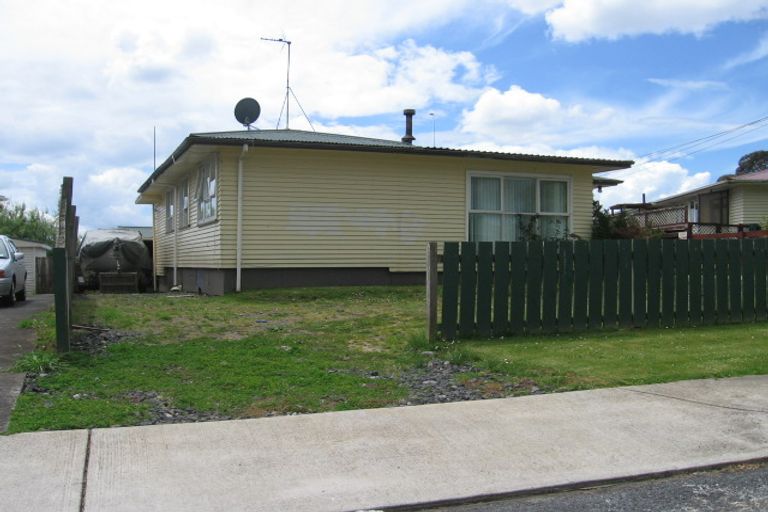Photo of property in 23 Olive Crescent, Papatoetoe, Auckland, 2025