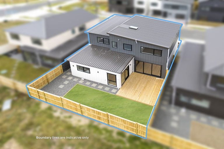 Photo of property in 35 Taipahitini Road, Rosehill, 2113